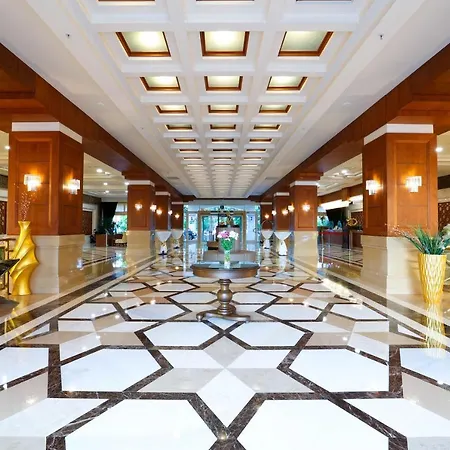 Crystal De Luxe & Resort 5*