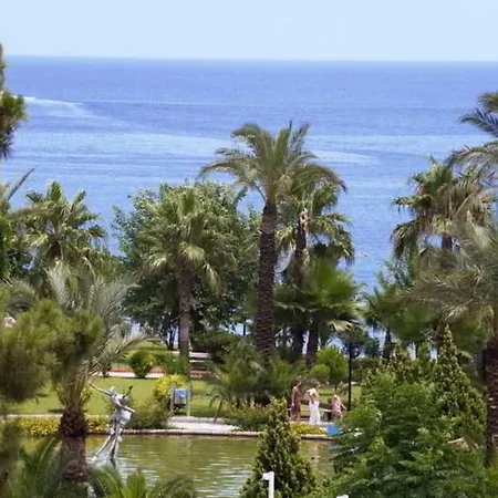 Crystal De Luxe & Rezort Kemer