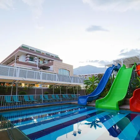 Crystal De Luxe Resort&spa