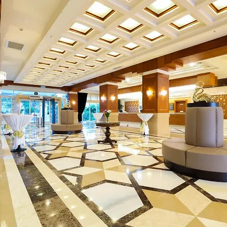 Resort Crystal De Luxe &