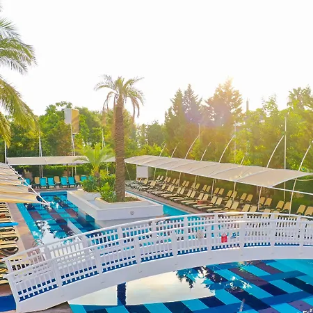 Crystal De Luxe Comfort Collection リゾート 5*