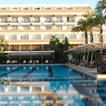 Crystal De Luxe & Resort