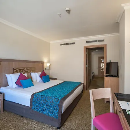 Resort Crystal De Luxe &