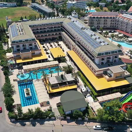Üdülőközpont Crystal De Luxe Comfort Collection 5*